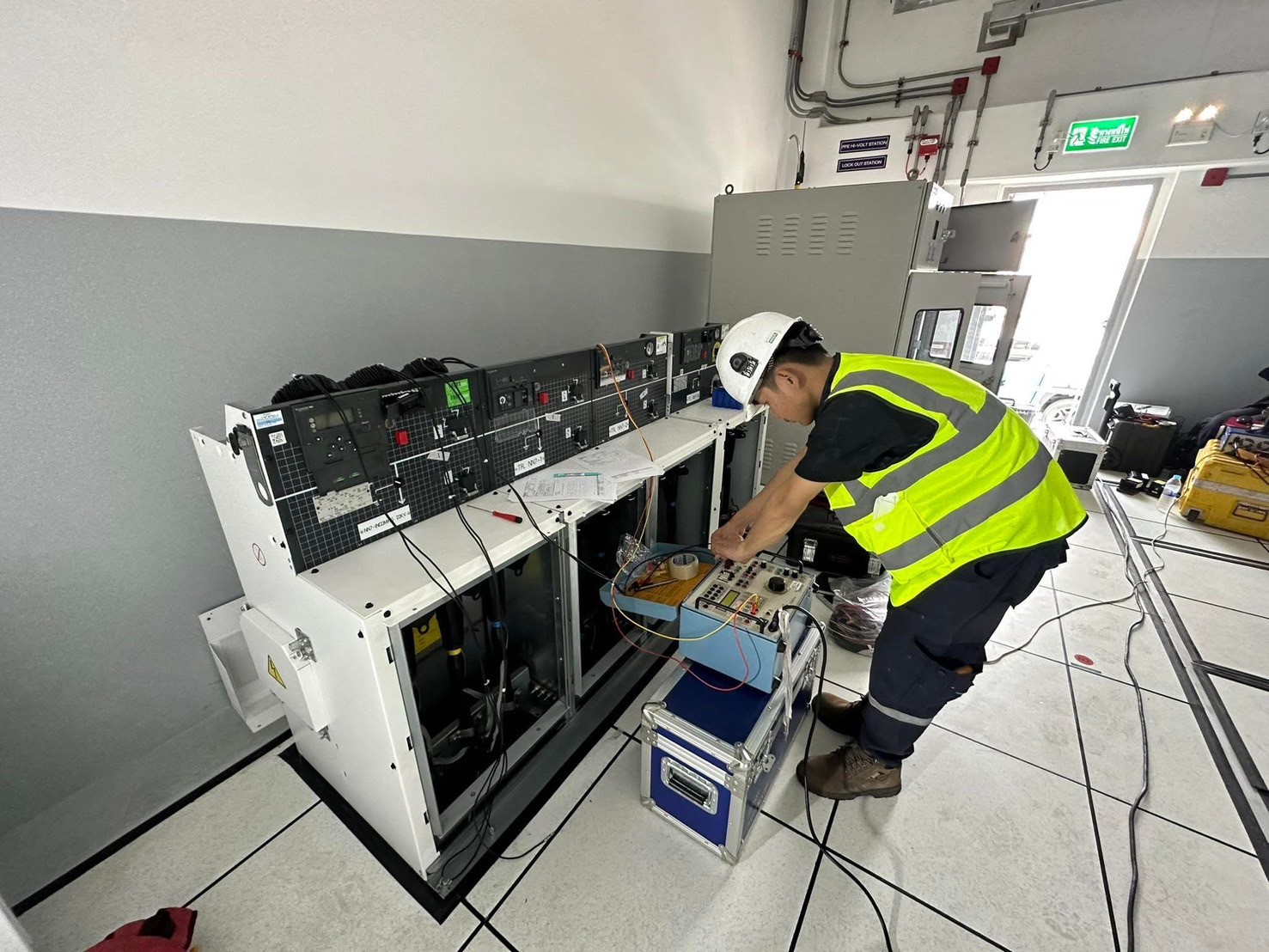 งานเกี่ยวกับ Test HIGH VOLTAGE SWITCH